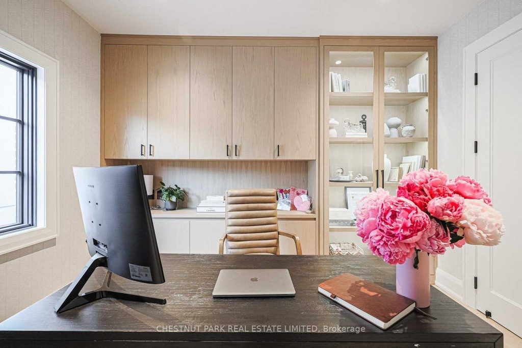 Elegant Renovation in Lawrence Park — photo 6