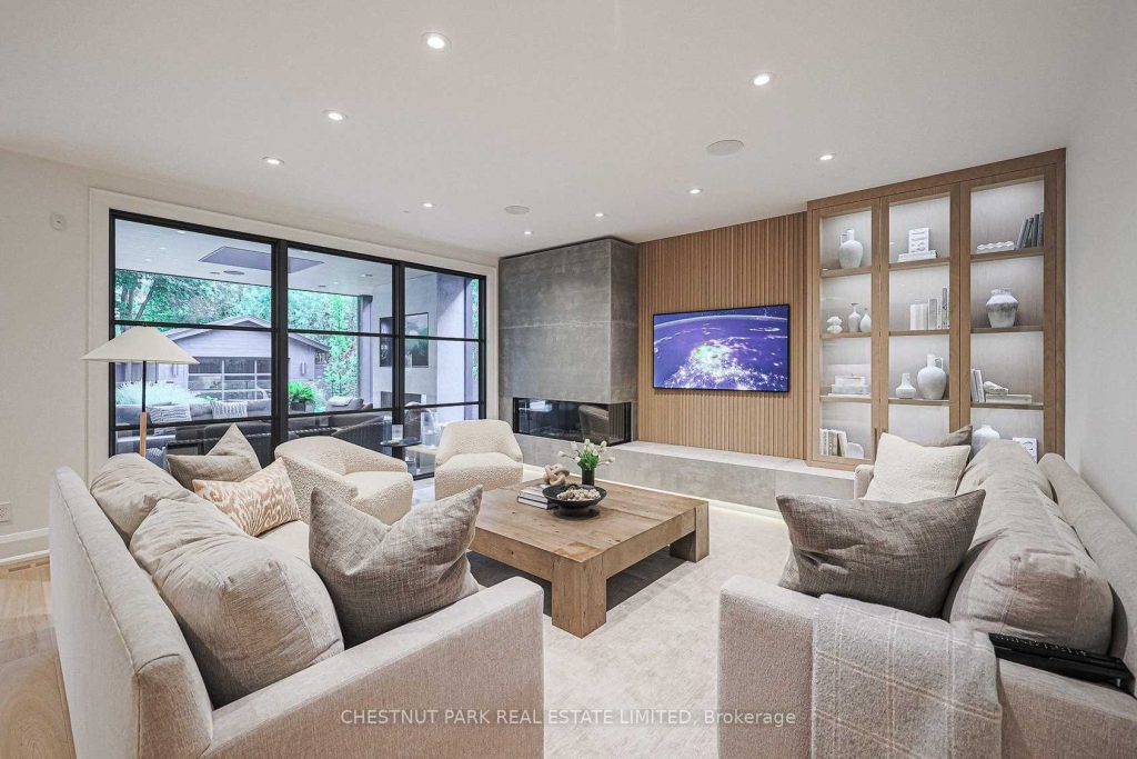 Elegant Renovation in Lawrence Park — photo 2