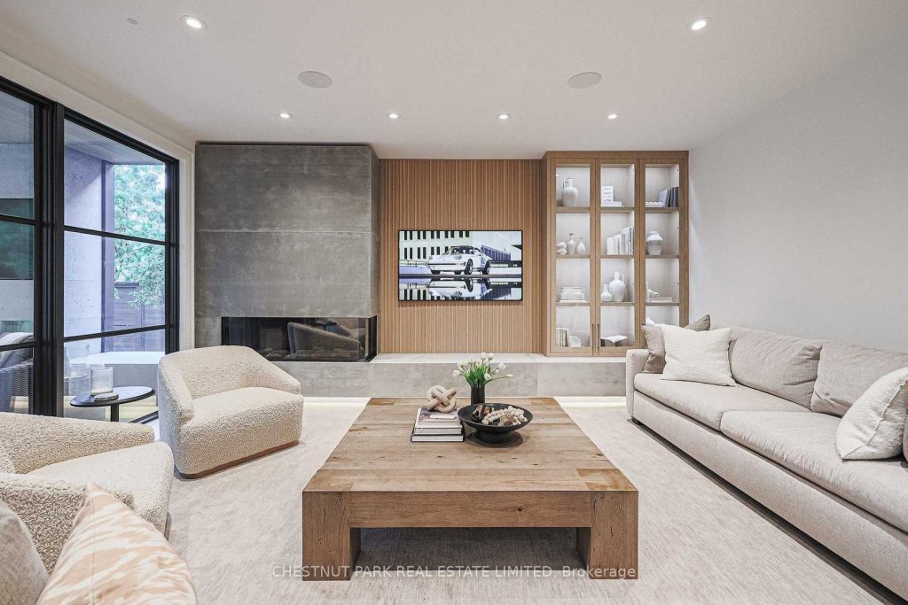 Elegant Renovation in Lawrence Park — photo 3